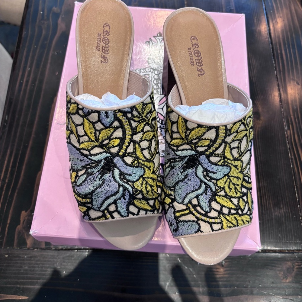 Crown Vintage Women's Floral Embroidered‎  Clara Mules - Yellow/Blue Boho